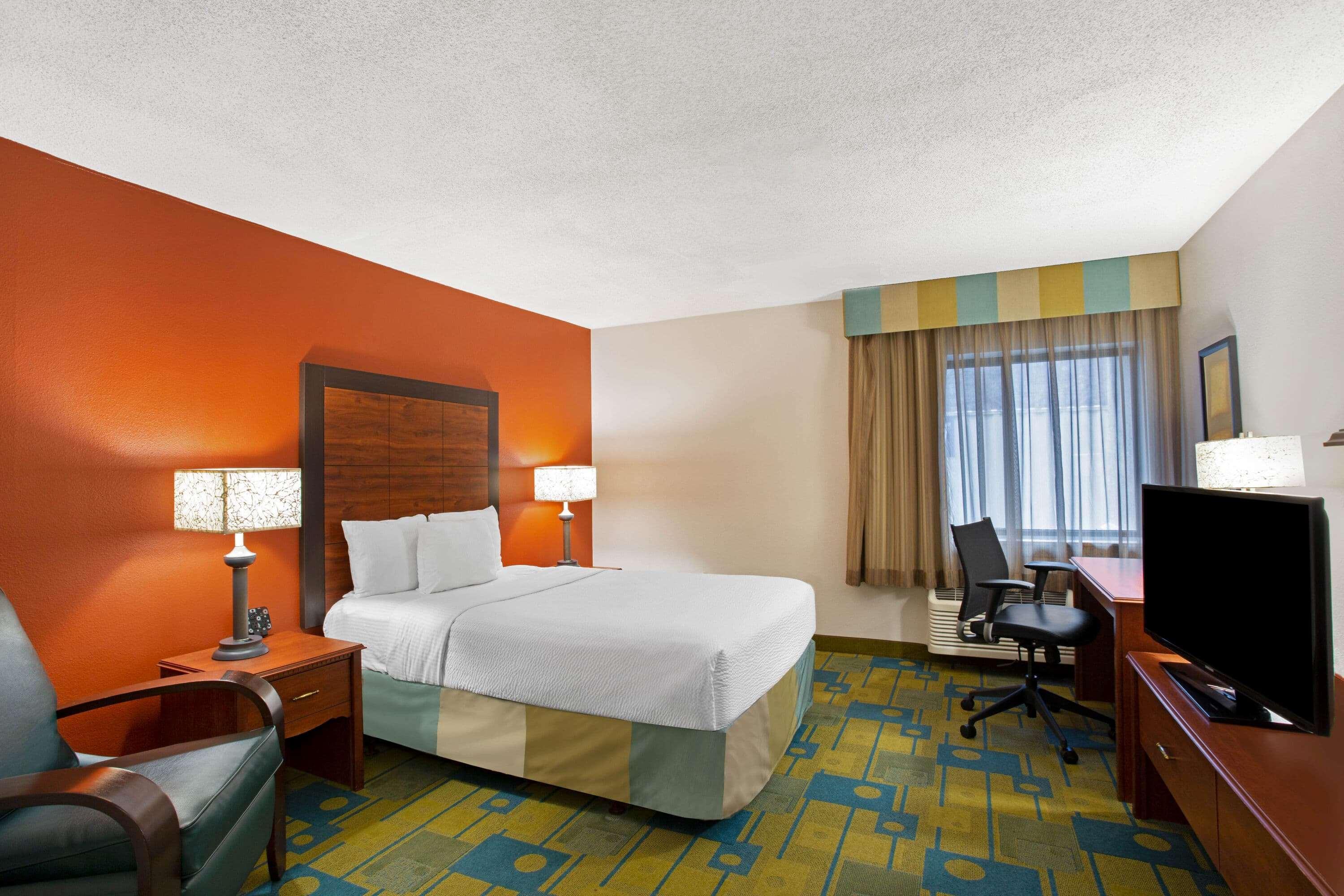 La Quinta By Wyndham Worcester Hotel