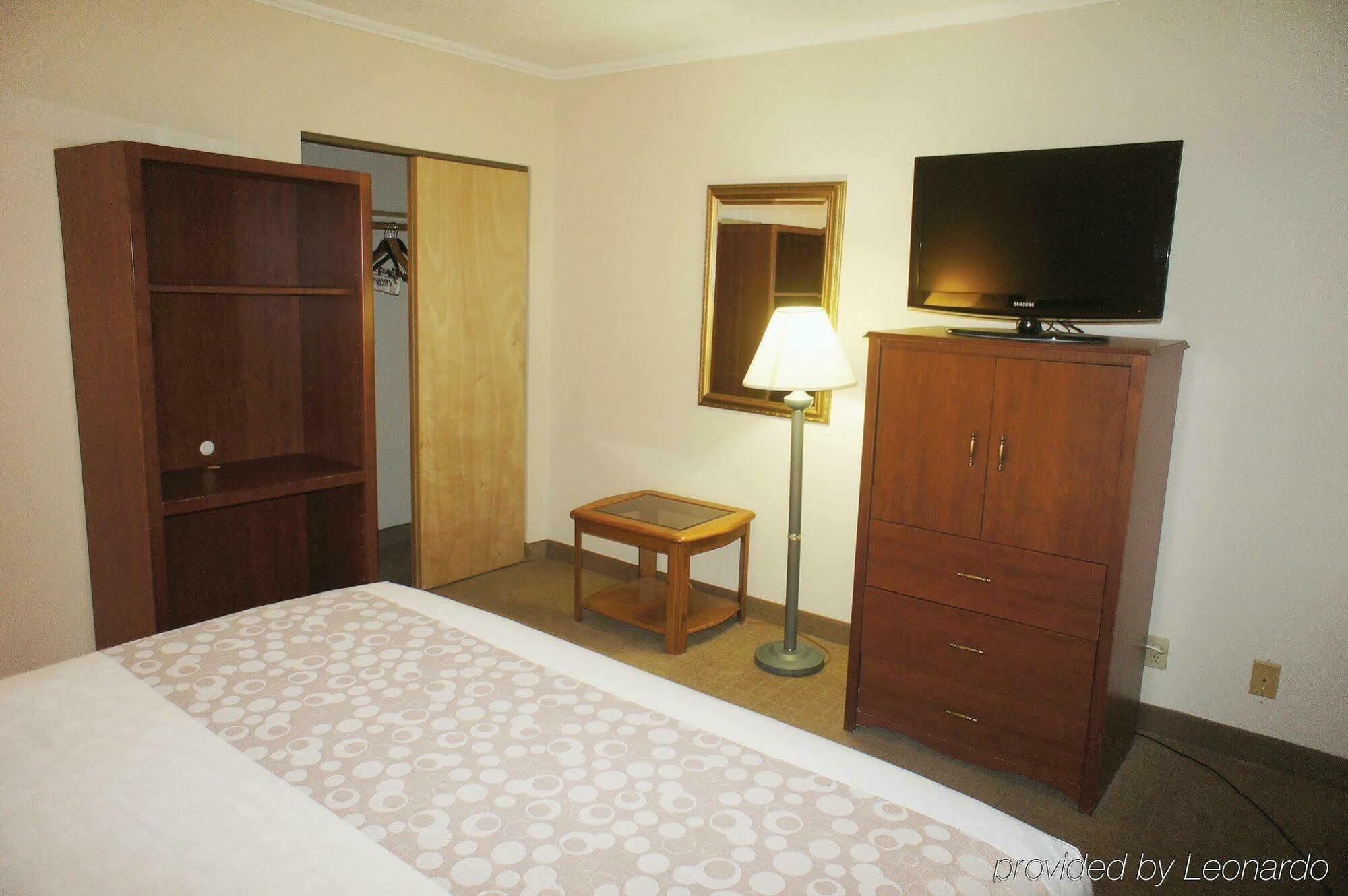 La Quinta By Wyndham Worcester Hotel